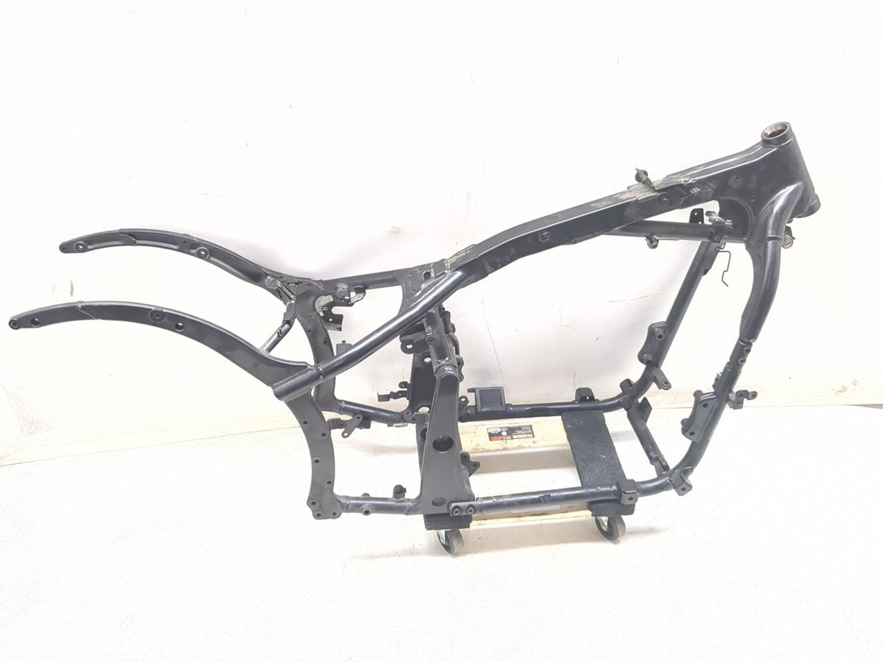 06-16 Kawasaki Vulcan 900 VN900D Main Frame Chassis STRAIGHT CLN