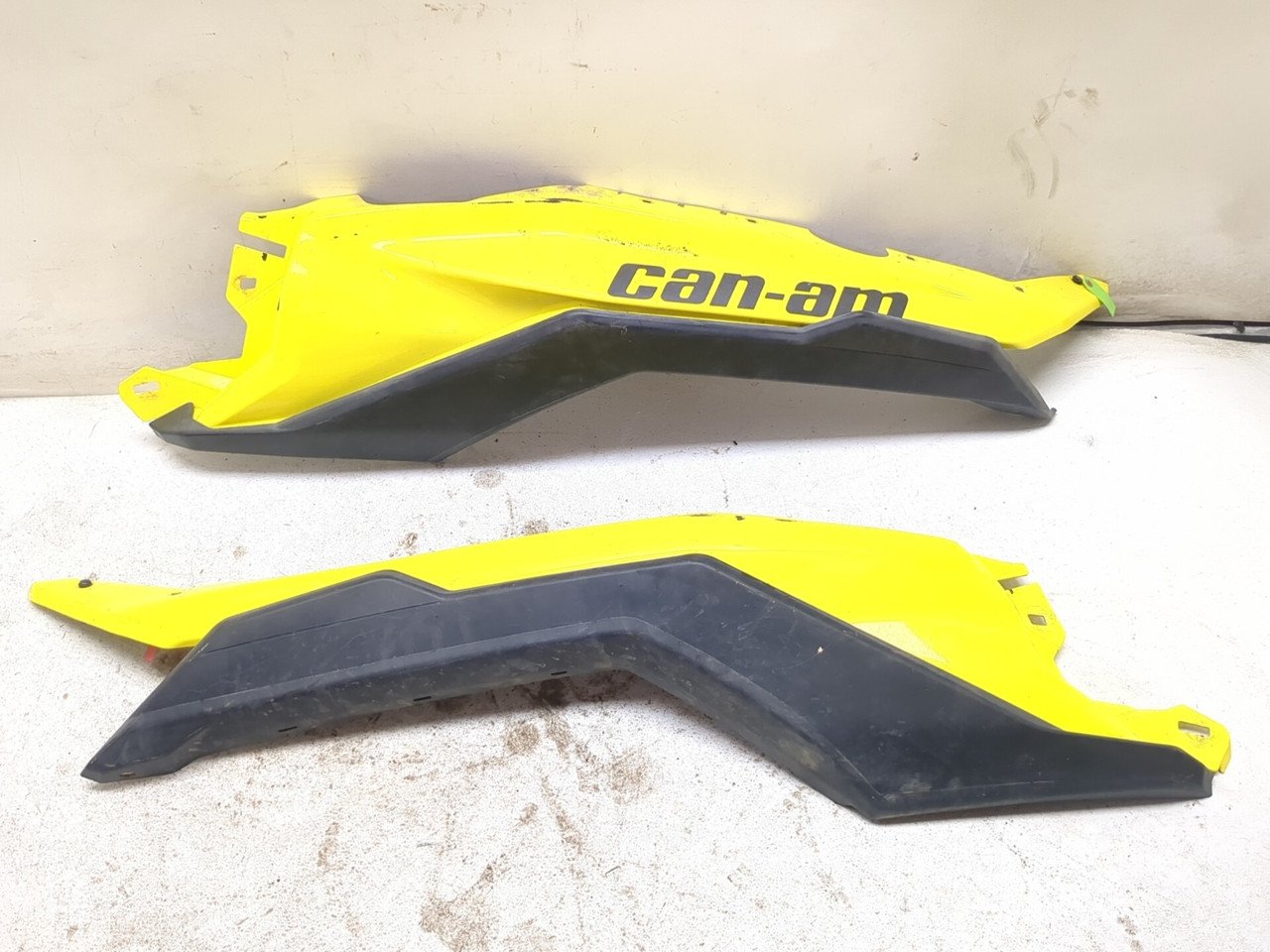 17-25 Can Am Maverick X3 XMR Turbo R Rear Left Right Fender Set 705012475