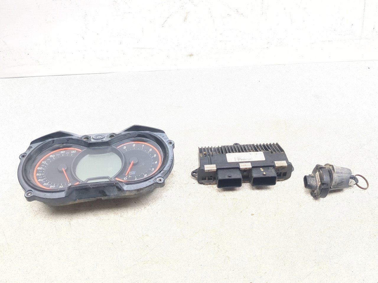 17-25 Can Am Maverick X3 XMR Turbo R Speedometer ECU Ignition Key Set 710005717