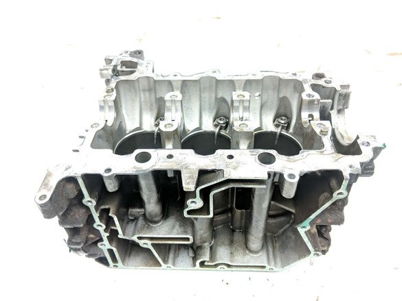 18 Can Am Maverick X3 Turbo XDS DPS Engine Motor Upper Crankcase Block