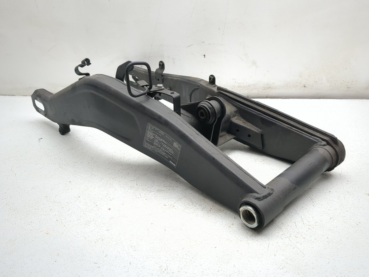 23-26 Kawasaki ZX400S ZX4R Rear Suspension Swingarm 33001-0765-18R