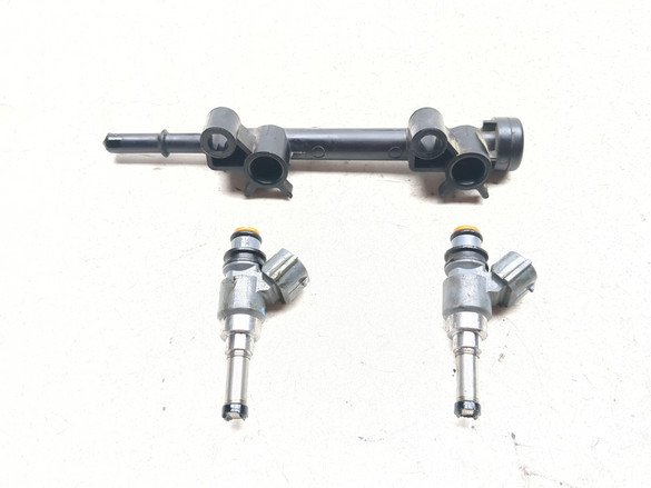 24-26 Kawasaki Ninja EX500 Fuel Injector Rail Set 49044-0013 49033-0047
